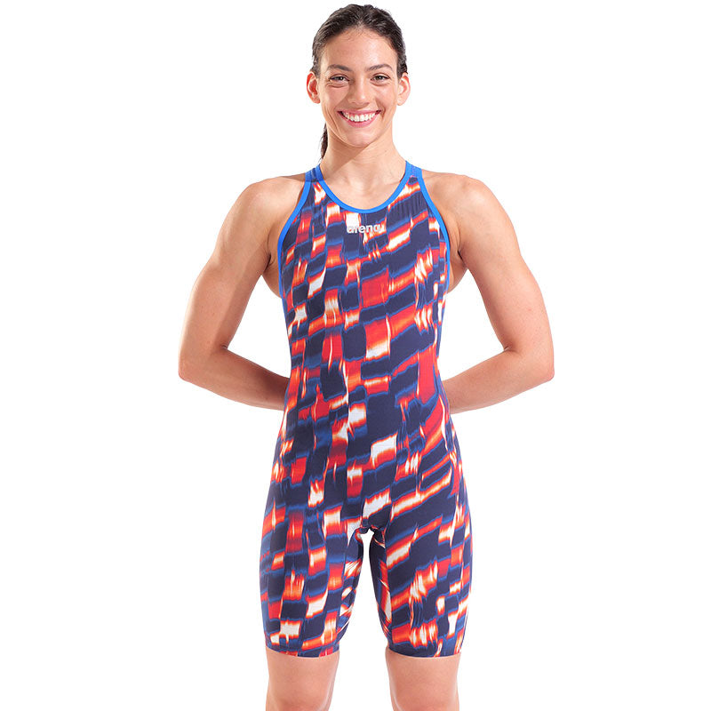 Arena - Aqua Gleam Limited Edition Women's Closed-Back Powerskin Carbon Air3 Kneeskin – Red/White/Blue