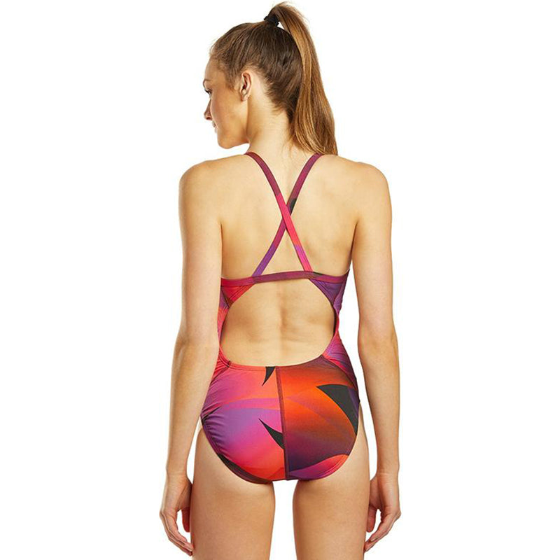 Nike - Spectrum Crossback One Piece Swimsuit (Villain Red)
