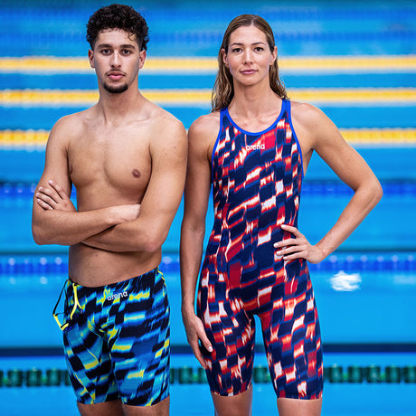 Arena - Aqua Gleam Limited Edition Women's Closed-Back Powerskin Carbon Air3 Kneeskin – Red/White/Blue