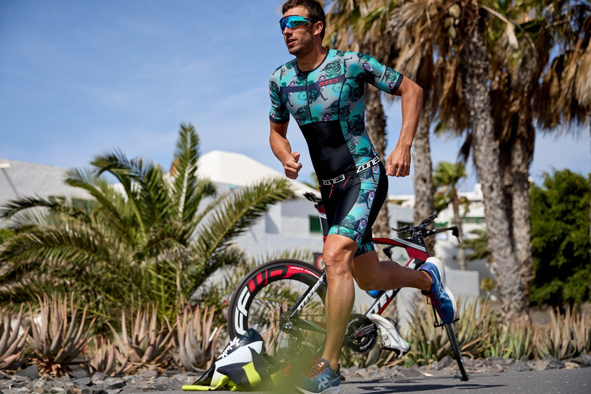 Zone3 - Men's Activate+ Momentum II Short Sleeve Trisuit - Tribal Rush