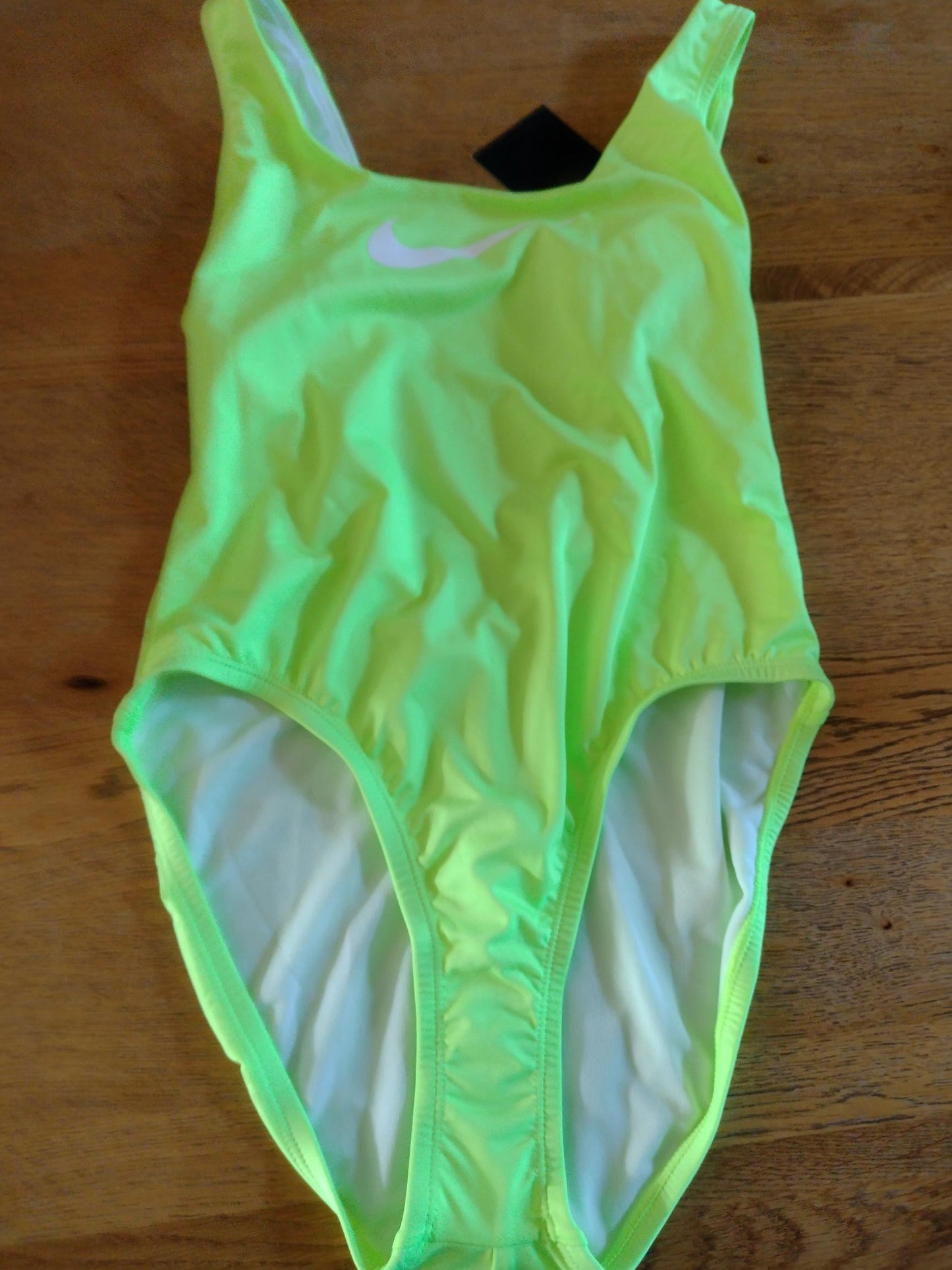 Nike - Women's Essential Scoop Back One Piece (Ghost Green)